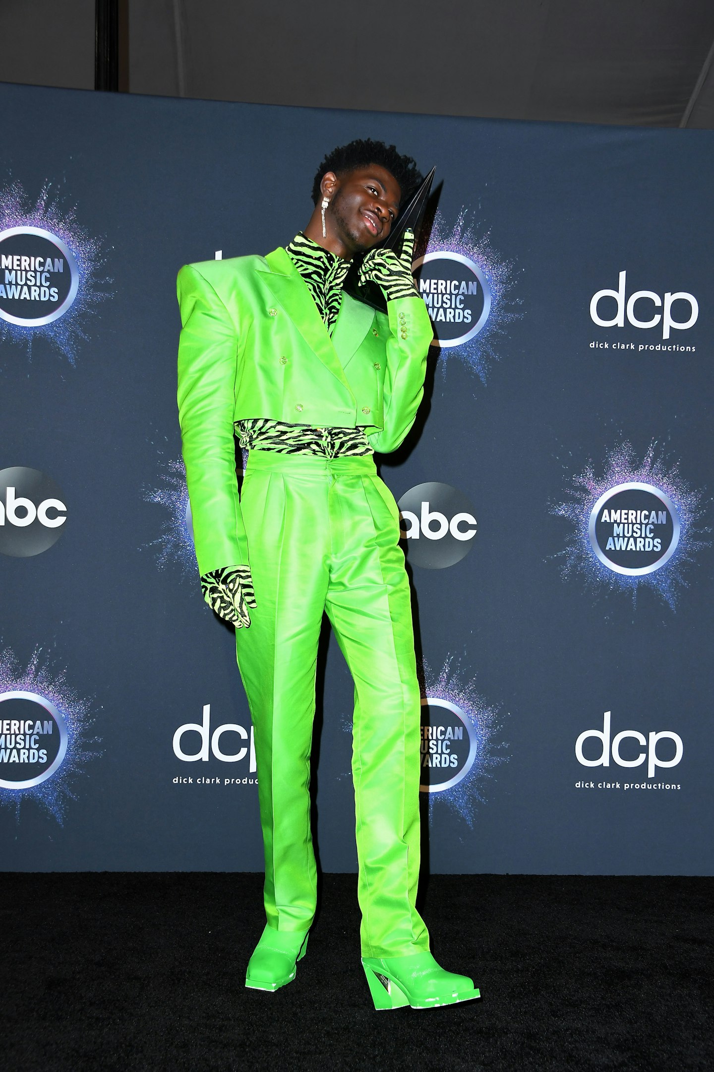 The Best Looks At The American Music Awards